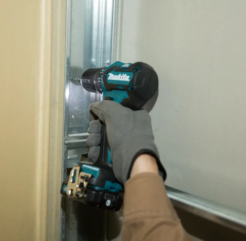 Makita DF332DZ Darbesiz Matkap Vidalama 10.8V thumbnail 3