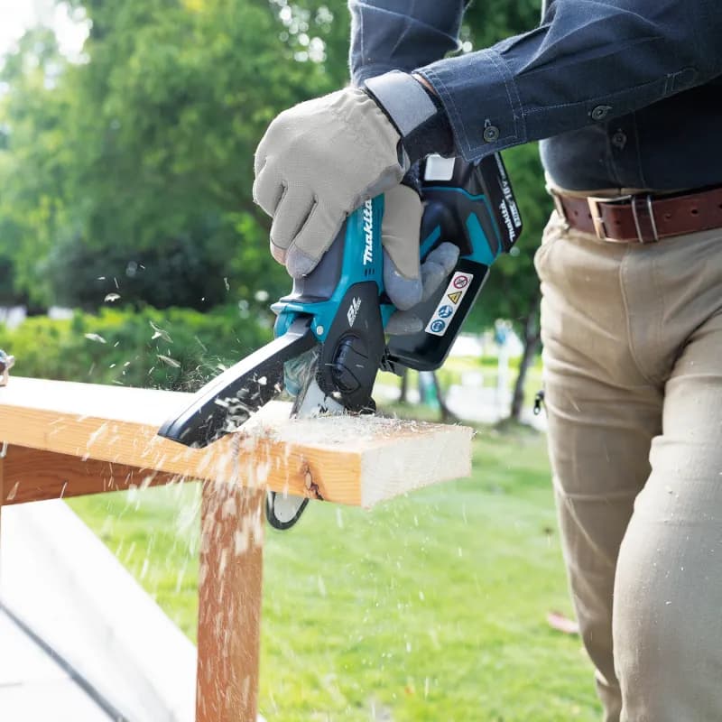 Makita DUC101Z Akülü Budama Testeresi thumbnail 3