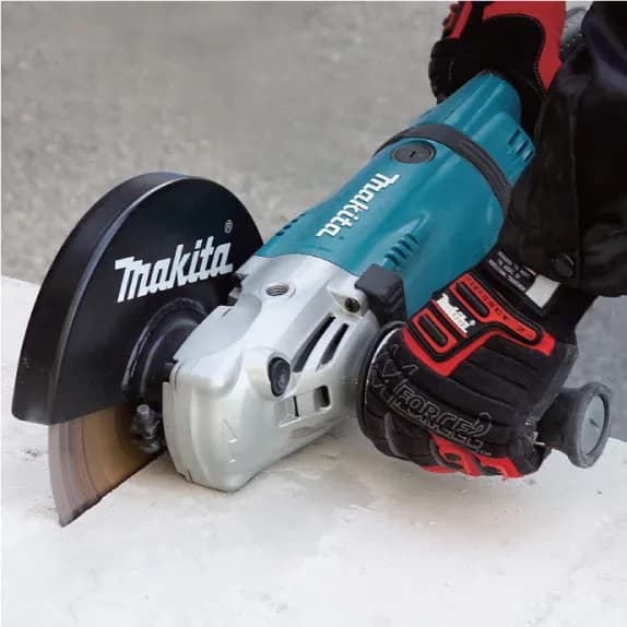 Makita GA7030 Büyük Taşlama thumbnail 2