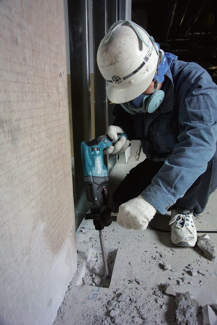Makita HR2470 Elektropnömatik Delici Kırıcı thumbnail 2