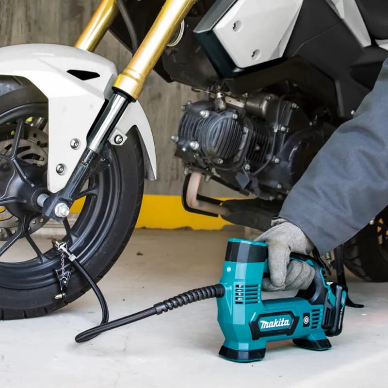 Makita MP100DZ Lastik Şişirme Makinası 12V thumbnail 2